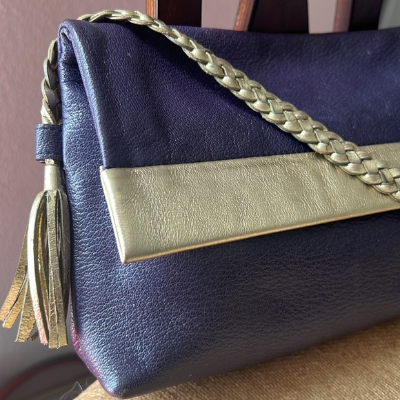 TUSK NAVY AND GOLD LEATHER BAG - Picture 4 of 16